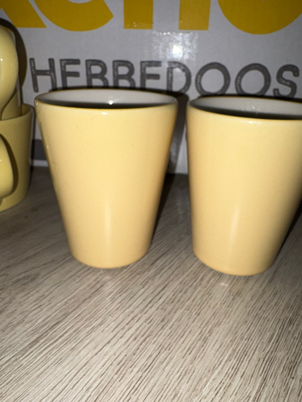 Gele bekers voor melk of koffie - Nooit gebruikt, Ophalen of Verzenden, Nieuw, Keramiek, Mok
