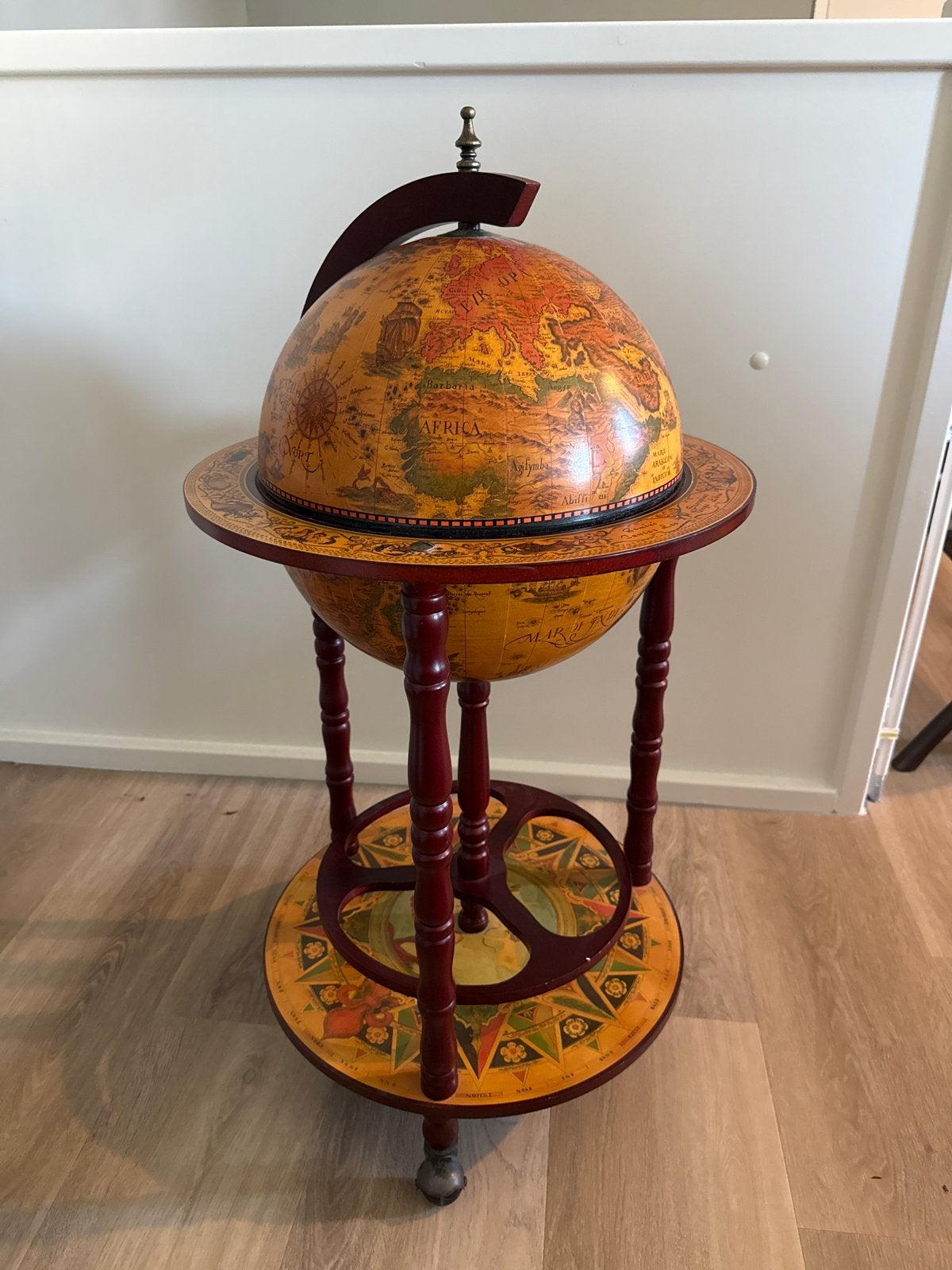 Antieke Globebar met opbergruimte en wieltjes, Ophalen, Gebruikt, Met opbergruimte, Globebar