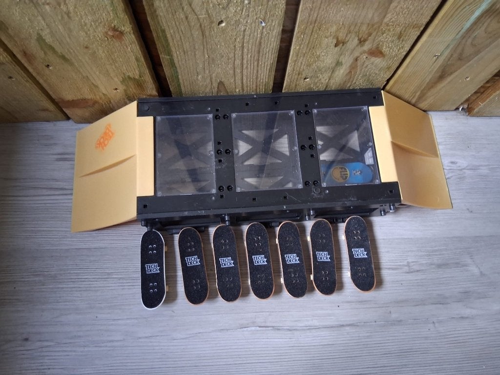 Tech deck skatepark inclusief skateboardjes, Ophalen of Verzenden, Zo goed als nieuw