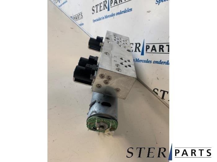 Hydrauliek pomp van een Mercedes SL, Gebruikt, -, Ophalen of Verzenden, -