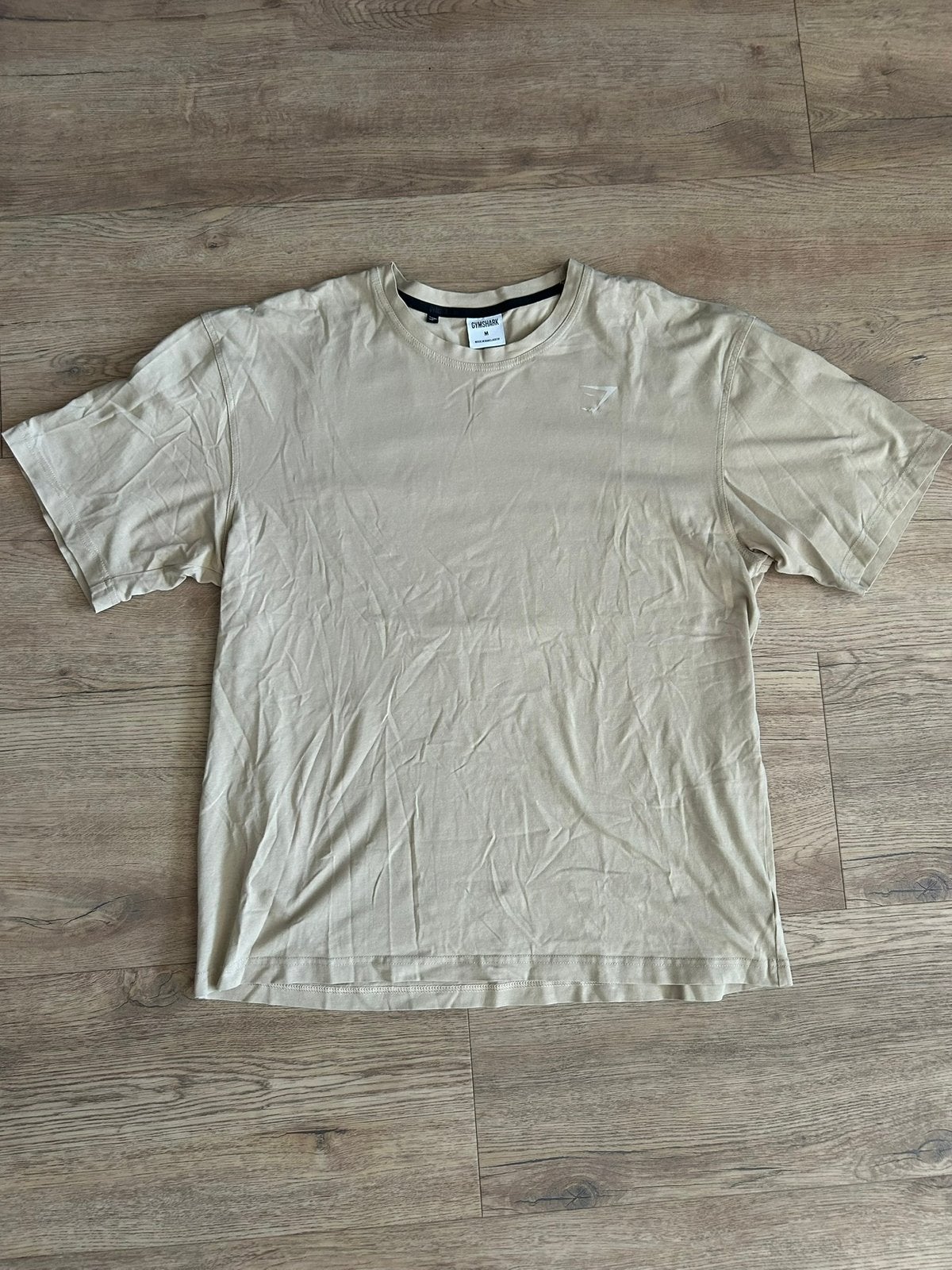 Gymshark beige heren oversized sportshirt maat M backprint, Kleding | Heren, Fitness, Zo goed als nieuw, Verzenden, Maat 48/50 (M)