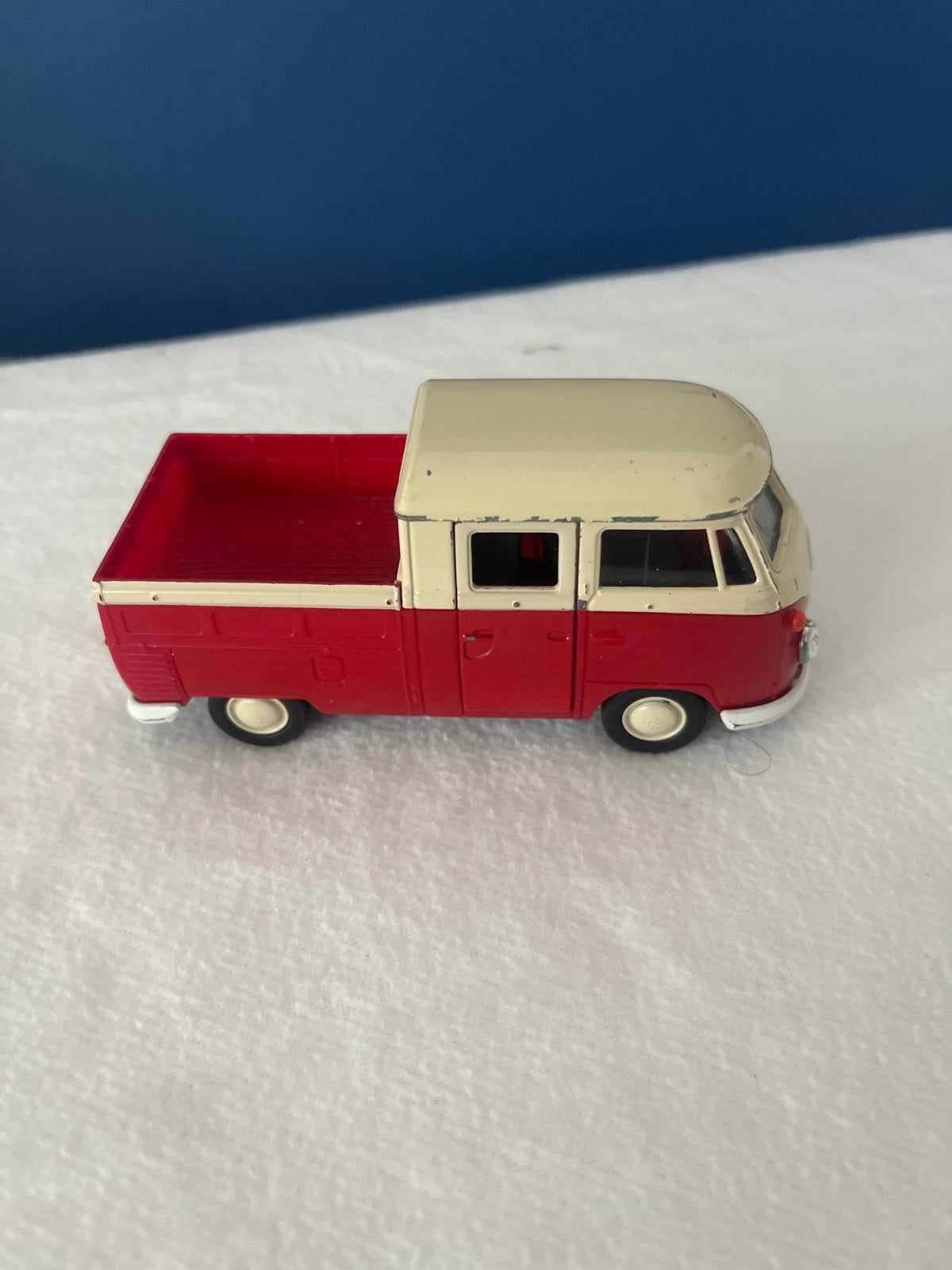 Welly Volkswagen T1 Pick-up modelauto - Rood/Crème, Ophalen of Verzenden, Gebruikt
