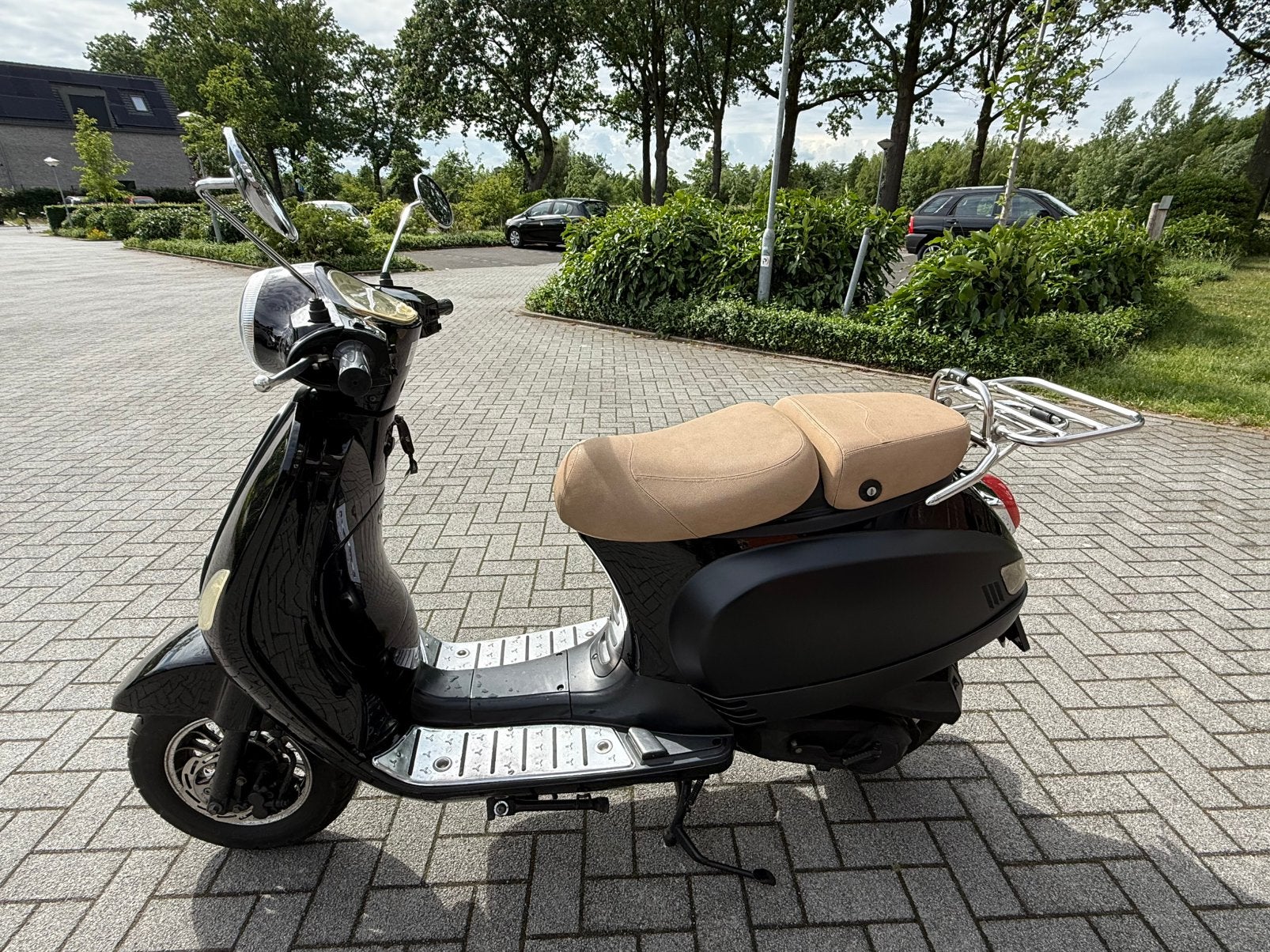 Xinix scooter