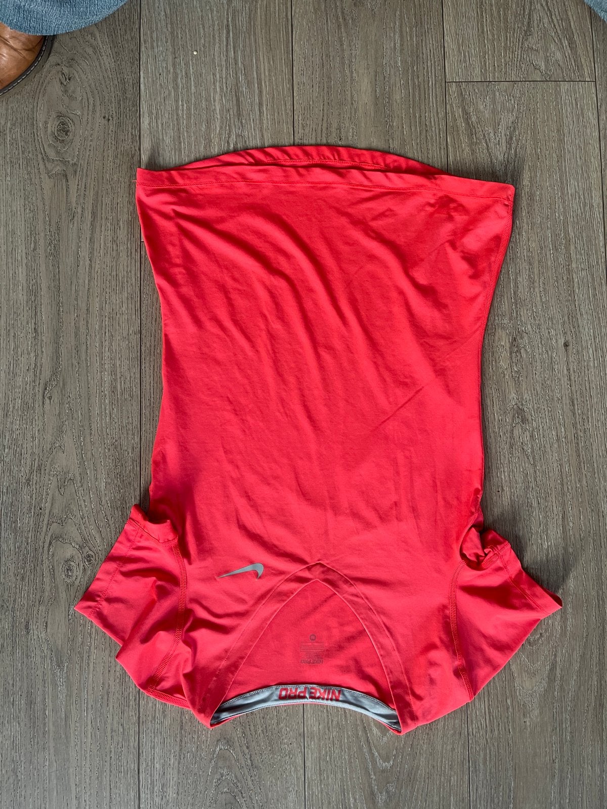 Nike Pro Sportshirt - Maat M - Felroze, Kleding | Dames, Maat 38/40 (M), Ophalen of Verzenden, Rood, Fitness of Aerobics
