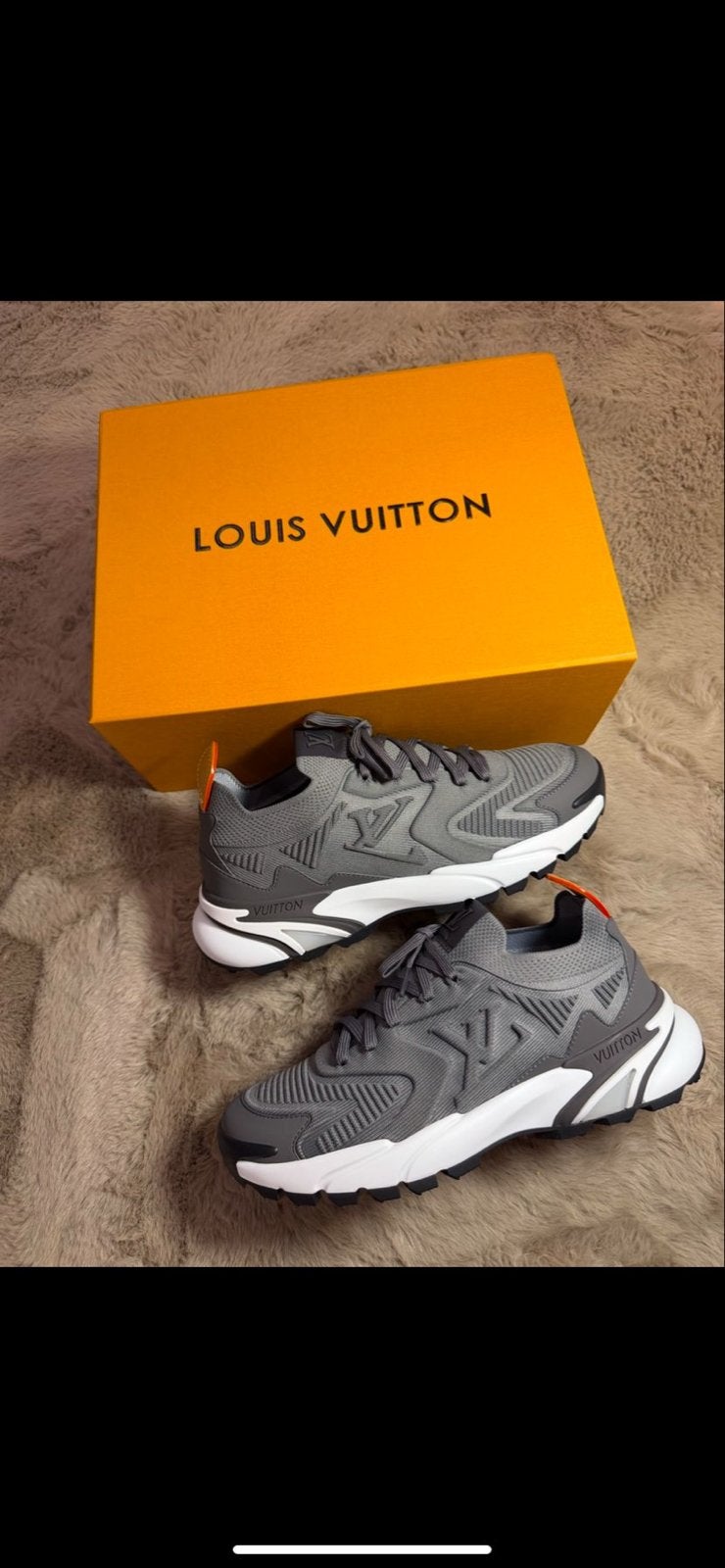 Louis Vuitton Sneakers - Diverse kleuren en maten