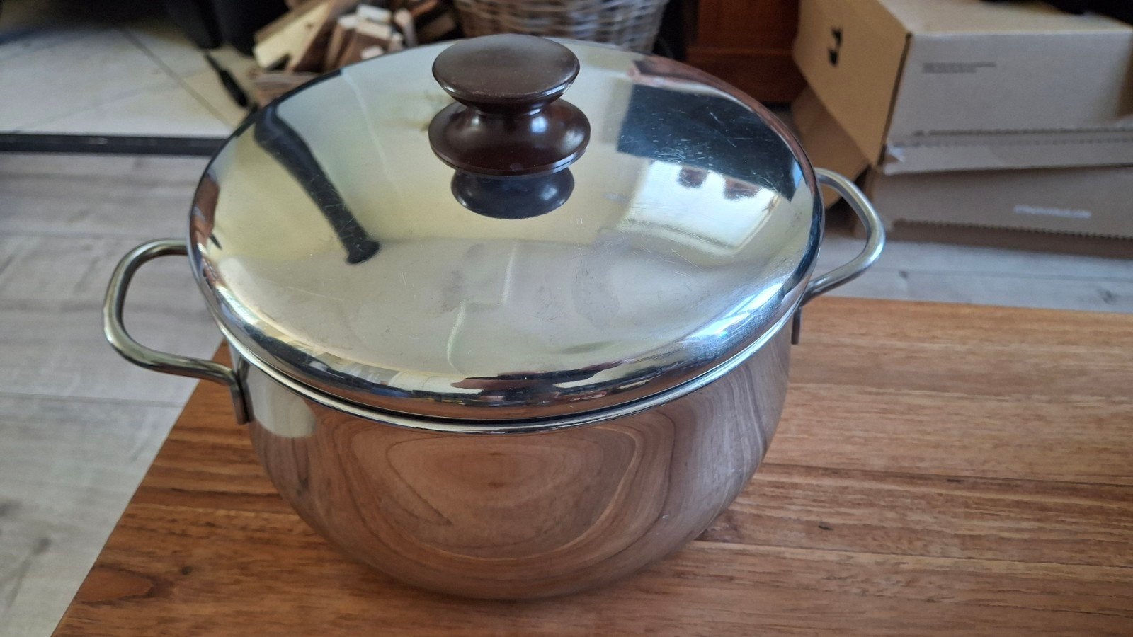 Lagostina pannen. 2 stuks 22cm., Huis en Inrichting, Keuken | Potten en Pannen, Ophalen of Verzenden, Zo goed als nieuw, Rvs, Pannenset