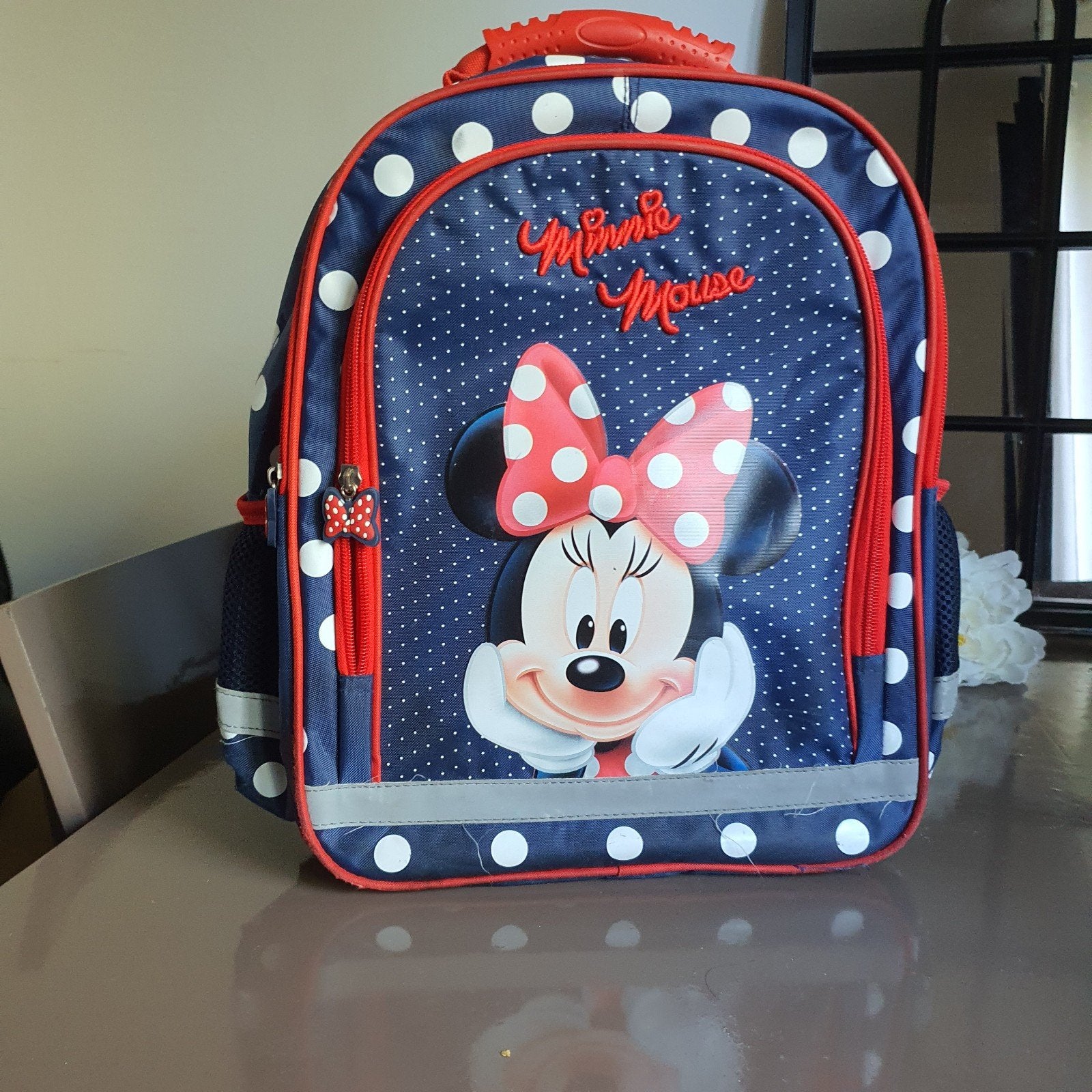 Minnie Mouse rugzak met stippen - Zo goed als nieuw, Sieraden, Tassen en Uiterlijk, Disney of Dora, 25 tot 40 cm, Ophalen of Verzenden