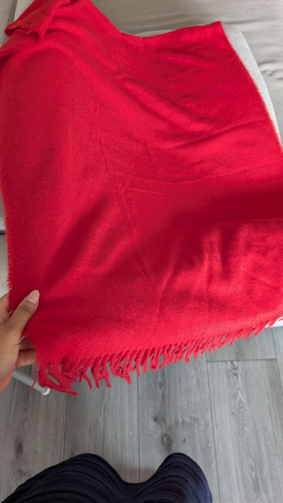 Mooie rode sjaal, Kleding | Dames, Mutsen, Sjaals en Handschoenen, Ophalen of Verzenden