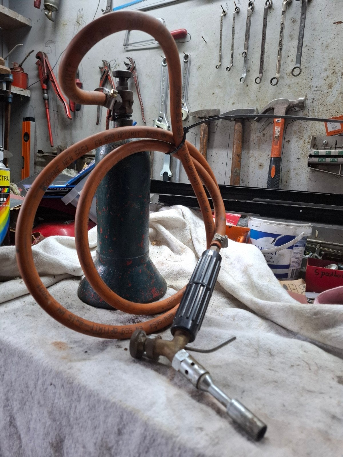 GASBRANDER MET SLANG EN FLES. KLAAR VOOR GEBRUIK, Ophalen of Verzenden, Gebruikt