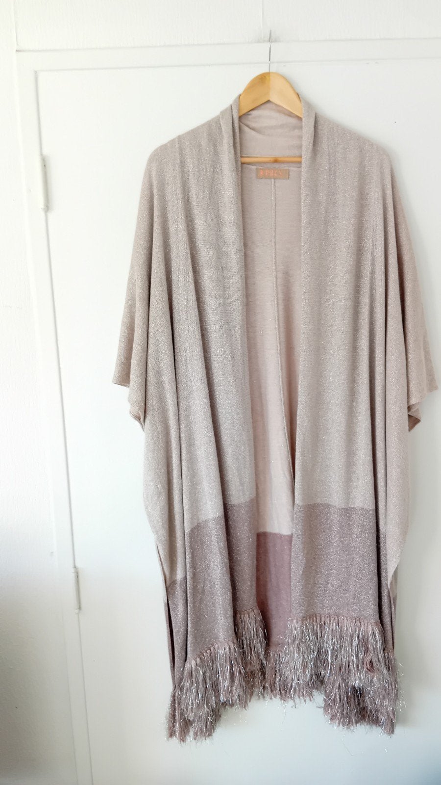 Josh V poncho vest franjes lurex taupe beige grijs one size, Josh V, Ophalen of Verzenden, Zo goed als nieuw, Beige