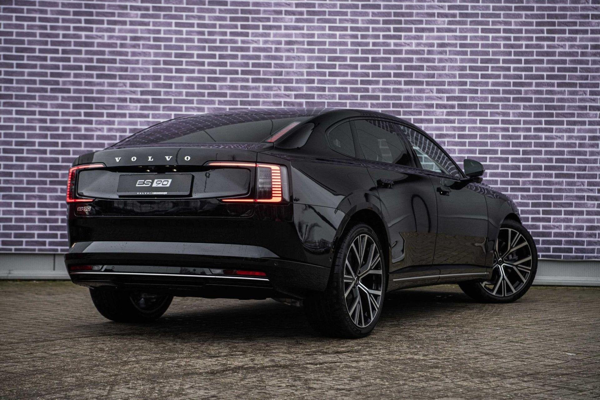 Volvo ES90 Single Motor Extended Range Ultra 92 kWh | Bowers, Auto's, Volvo, Achterwielaandrijving, Zwart, 662 km, Zwart
