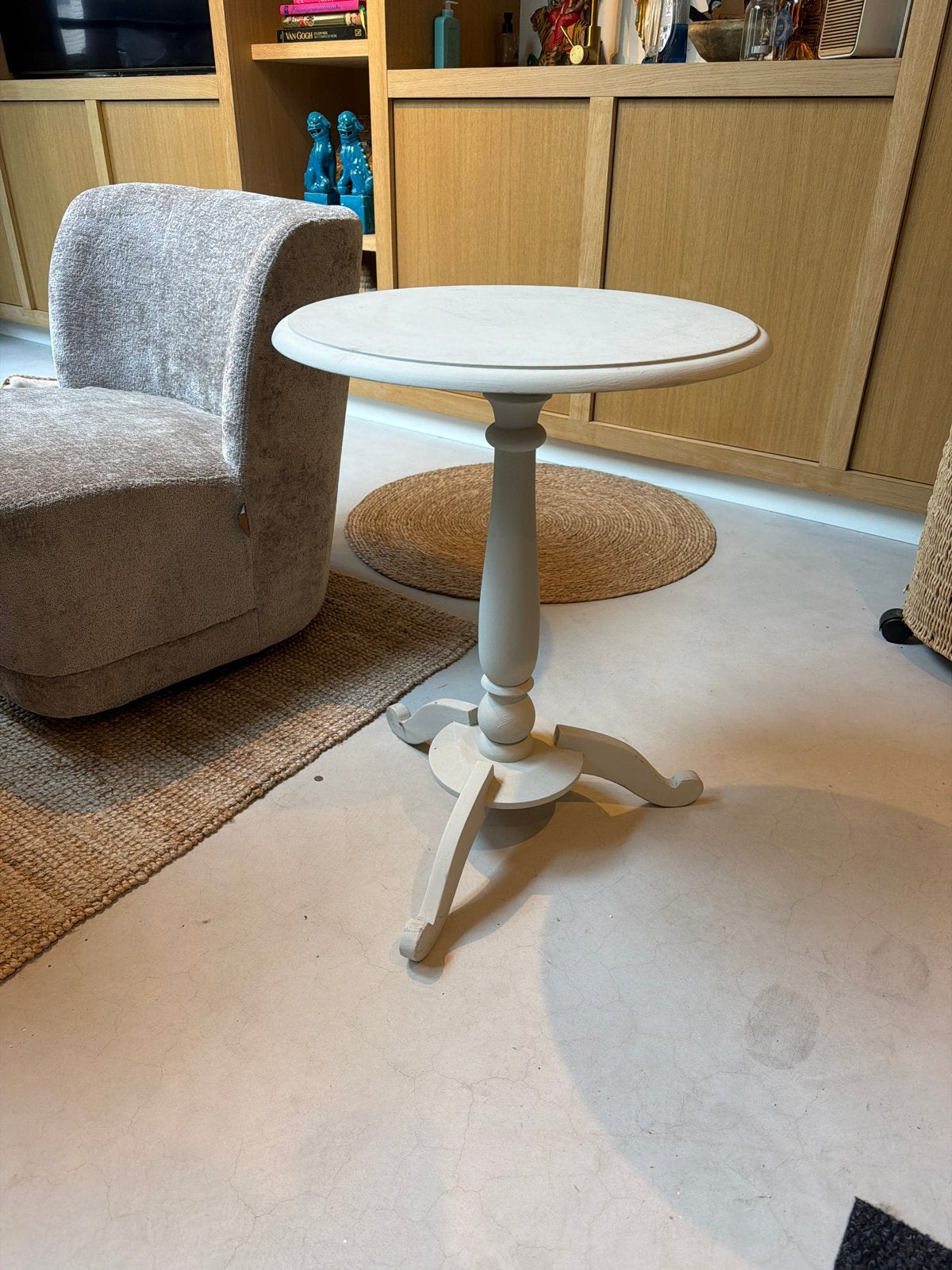 Stijlvolle ronde bijzettafel - Grijs, Minder dan 55 cm, Gebruikt, Rond, Ophalen of Verzenden