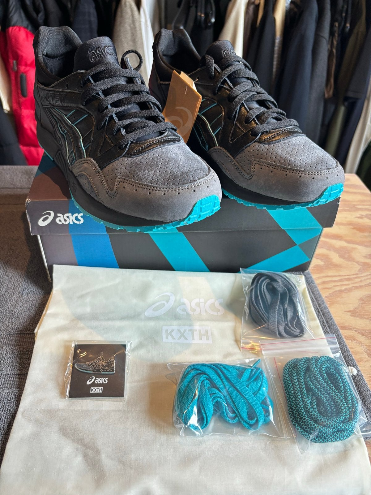 Kith x ASICS Gel-Lyte V 'Leatherback' - Nieuw, Ophalen of Verzenden, Nieuw, Zwart, Sneakers of Gympen