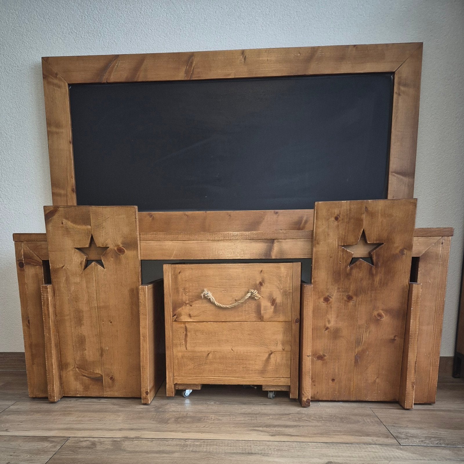 Houten kinder speeltafel met krijtbord en opbergbak, Kinderen en Baby's, Ophalen, Gebruikt, Tafel(s) en Stoel(en)