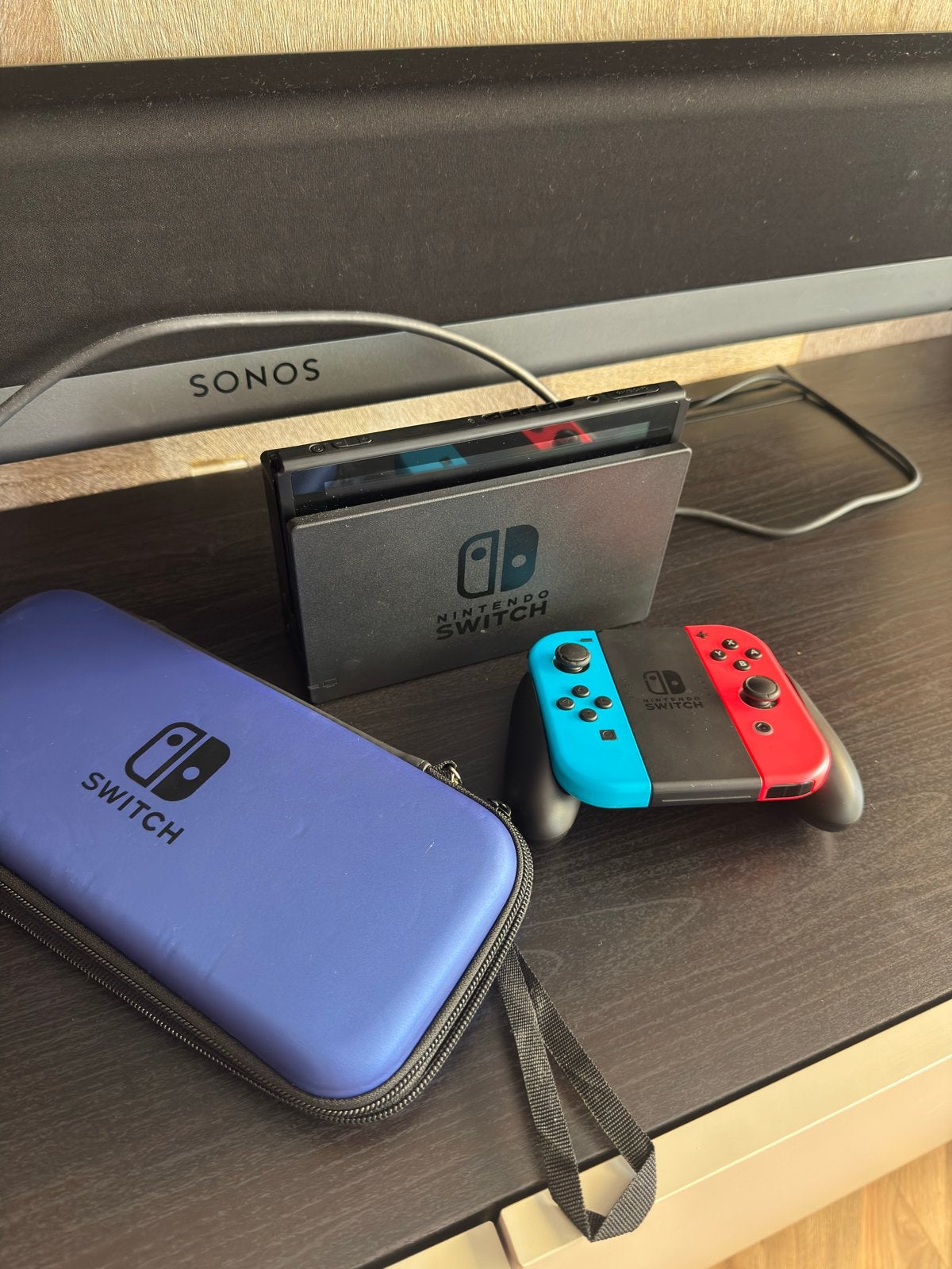 Nintendo Switch V2 met hoes, controller en  houder 2024, Ophalen, Gebruikt, Met 2 controllers, Switch Original
