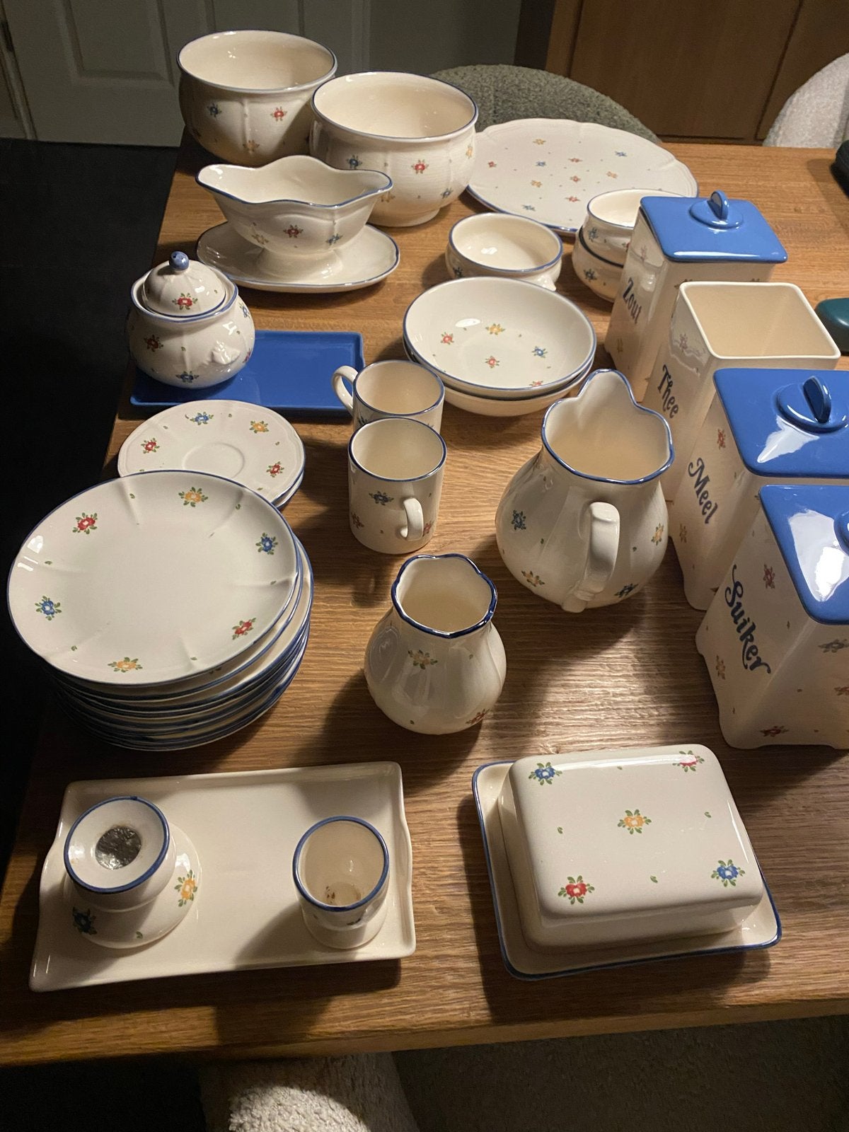 Uitgebreid Petit Rose servies, Ophalen, Overige merken, Keramiek, Landelijk/Boerenbont
