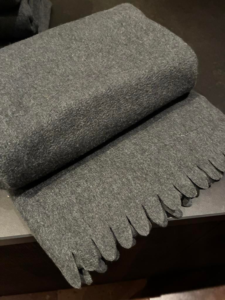 11 IKEA DAGGKÅPOR fleece dekens – donkergrijs – 130x170 cm, Ophalen, Zo goed als nieuw