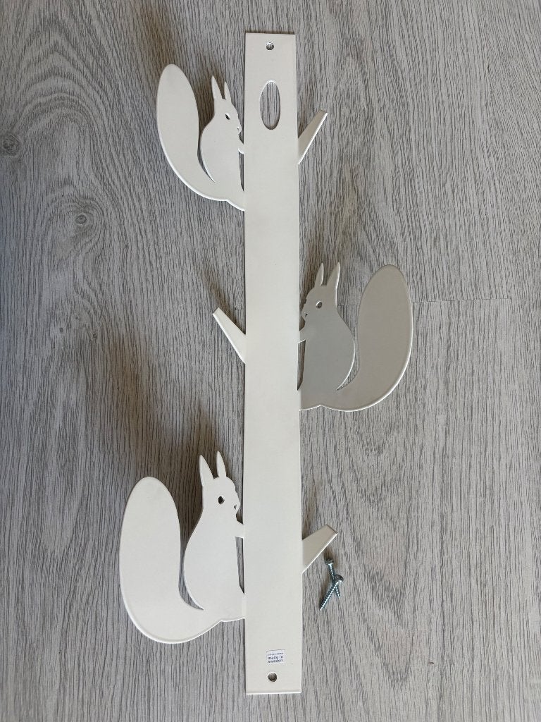Wandhaak eekhoorn Zweeds design, Wandkapstok, Ophalen of Verzenden, Zo goed als nieuw, Minder dan 100 cm