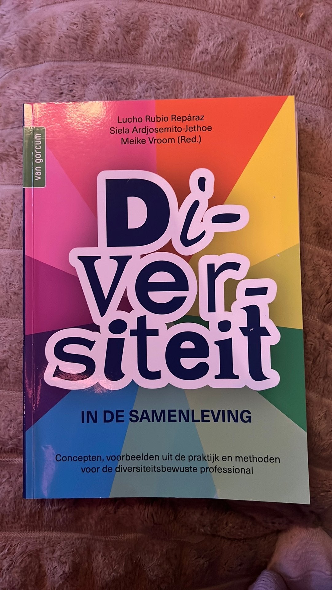 Lucho Rubio Repàraz - Diversiteit in de samenleving, Lucho Rubio Repàraz; Siela Ardjosemito-Jethoe; Meike Vroom, Sociale wetenschap