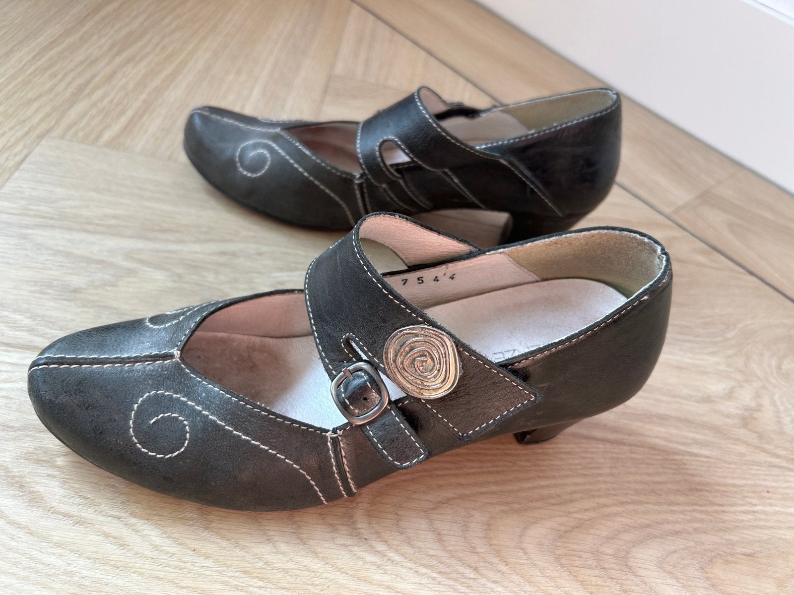 Donkerblauwe pumps maat Linea Zeta maat 39, Pumps, Blauw, Ophalen of Verzenden, Gedragen
