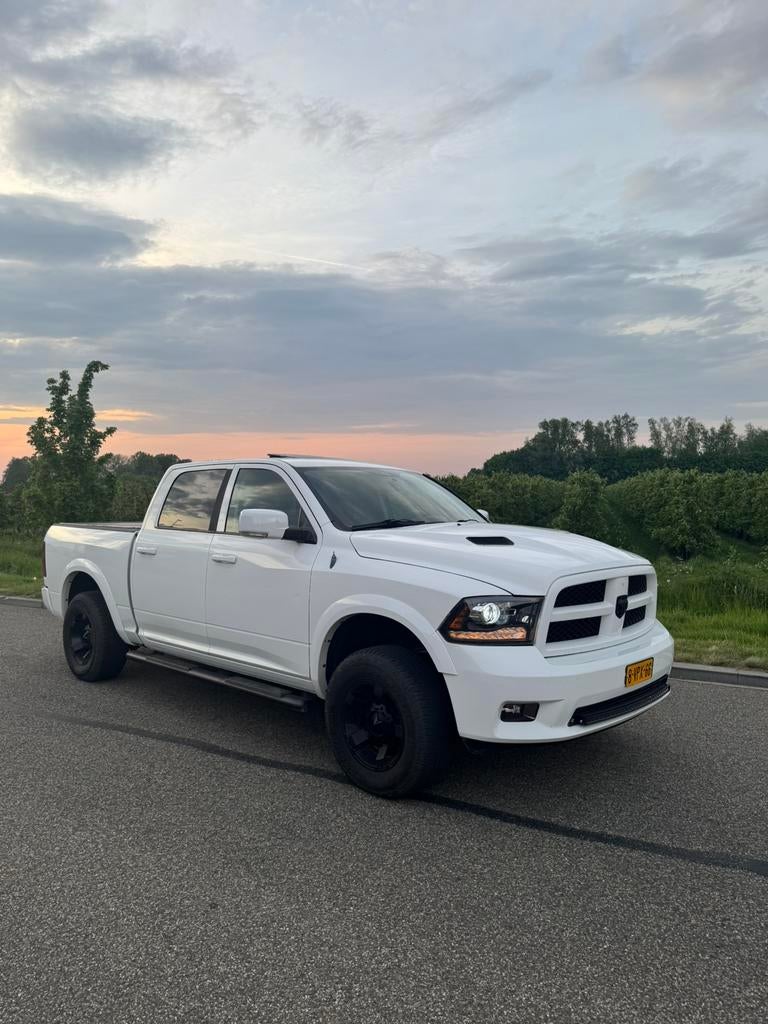 Dodge RAM 4x4 sport, Automaat, 3500 kg, 5654 cc, Wit