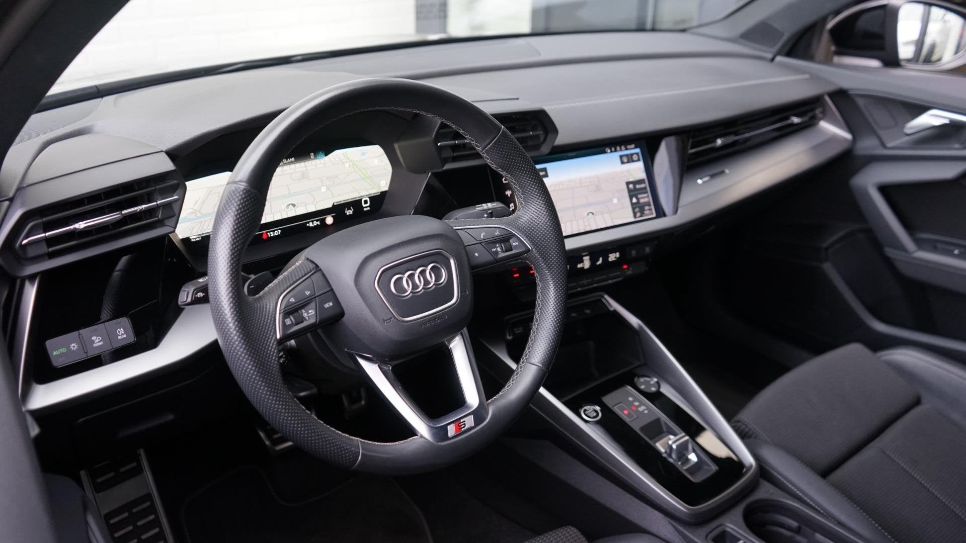 Audi A3 Sportback 35 TFSI S-Line Black Optik AUTOMAAT-ACC-AU, Auto's, Audi, 4 cilinders, 150 pk, Leder en Stof, Zwart