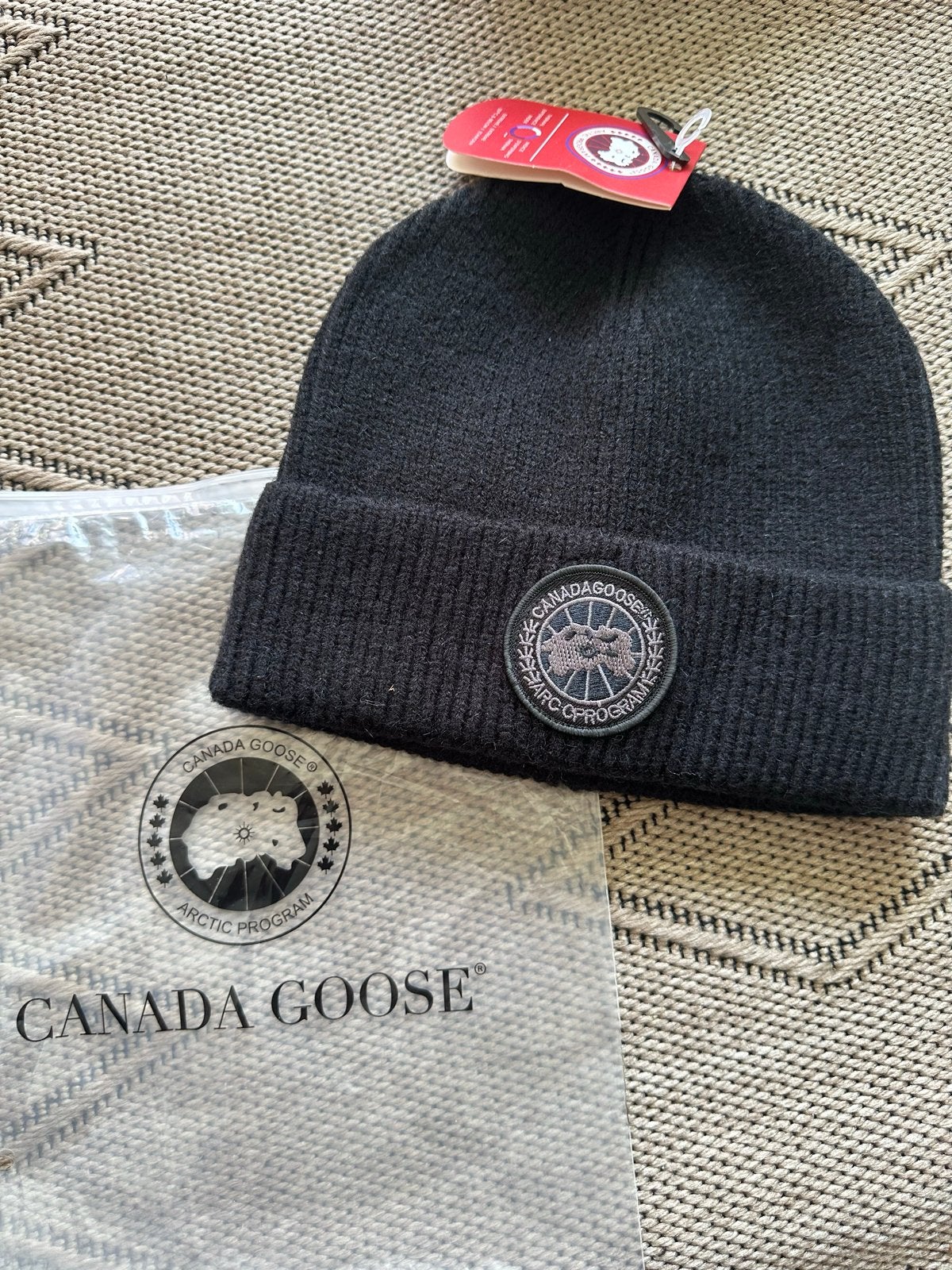 Canada Goose Muts Zwart - Nieuw met labels, Ophalen of Verzenden, Nieuw, One size fits all, Pet