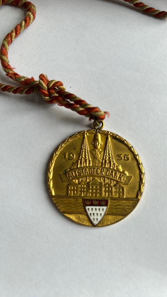 Vintage Medaille "Altstädter Dank" Keulen 1936 met koord, Ophalen of Verzenden, Overige materialen, Buitenland