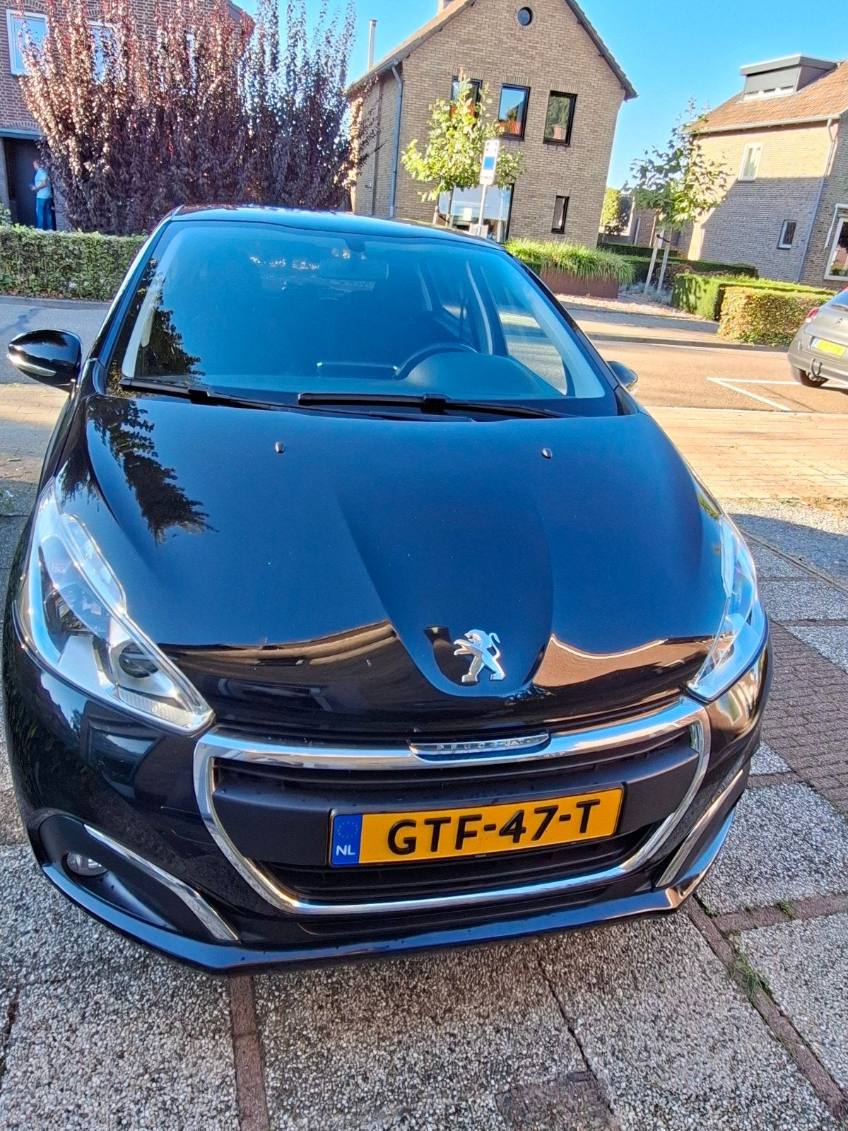 Peugeot 208 1.2 VTI 60KW/82PK 5-D 2016 Zwart, Auto's, Voorwielaandrijving, 1199 cc, Zwart, Handgeschakeld