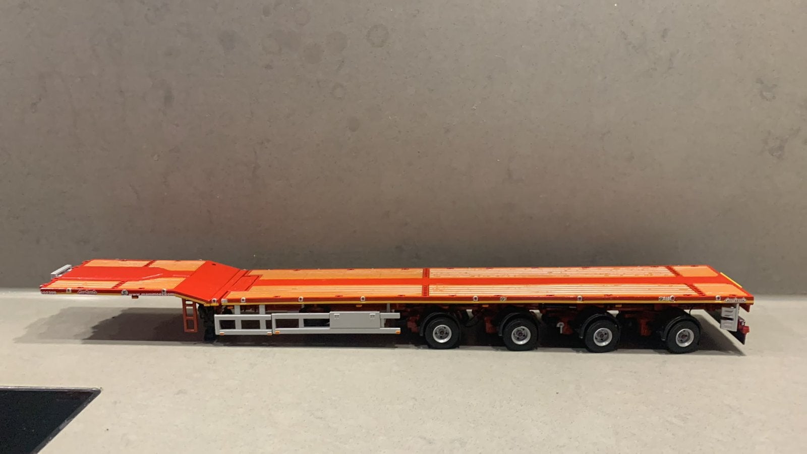 WSI mammoet trailer telestep, uitechuifbaar erg lang, Hobby en Vrije tijd, Modelauto's | 1:50, Ophalen of Verzenden, Zo goed als nieuw