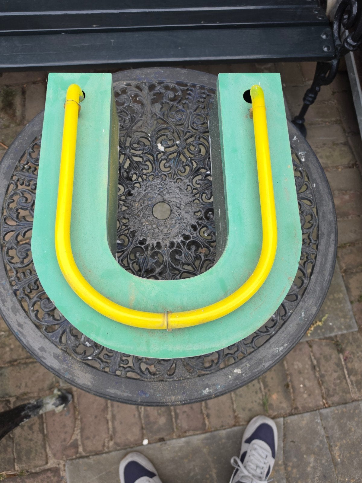 Unieke oude neonletter 'U' van zink - Industrieel design, Ophalen of Verzenden