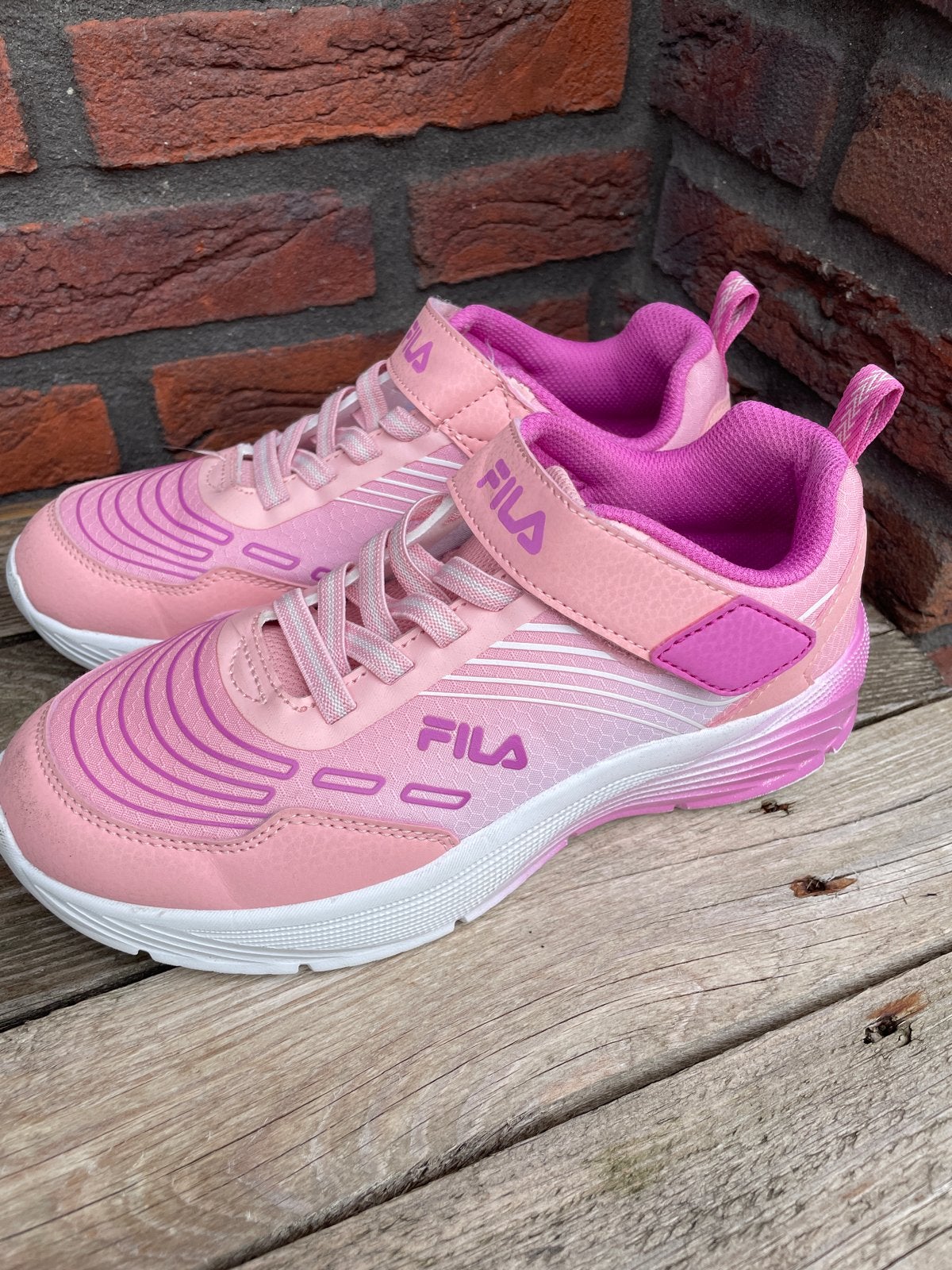 Roze Fila sportschoenen maat 35 - weinig gebruikt, Ophalen of Verzenden, Zo goed als nieuw, Meisje, Sportschoenen