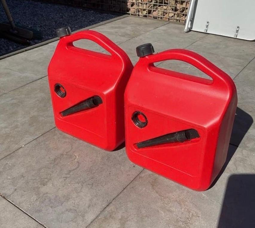 2x 10 Liter Jerrycans - Rood, Ophalen
