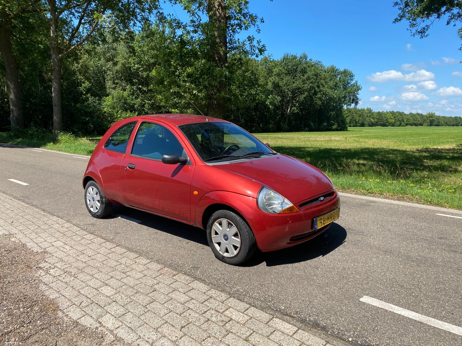 Ford Ka 1.3 I 44KW 2009 Rood, Auto's, Ford, Voorwielaandrijving, 1299 cc, 31 €/maand, 4 cilinders