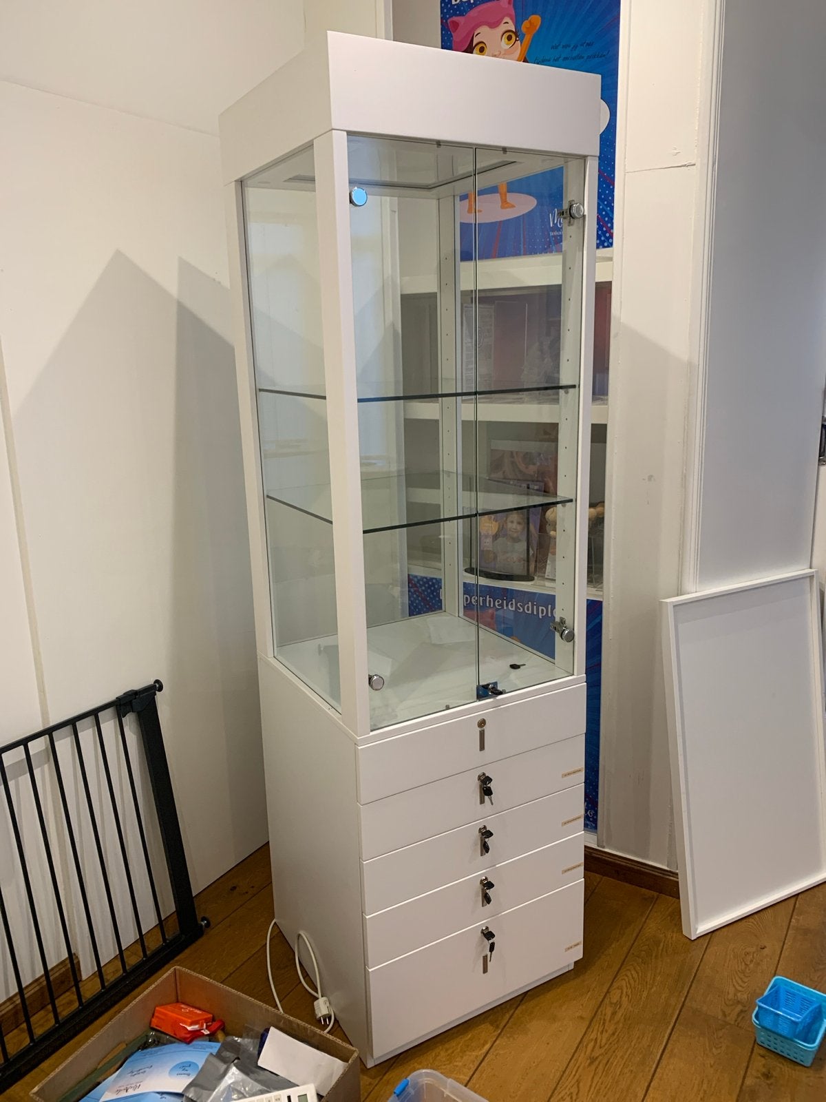 Witte Vitrinekast met Slot en LED-verlichting, Ophalen, Gebruikt, 200 cm of meer, 50 tot 100 cm