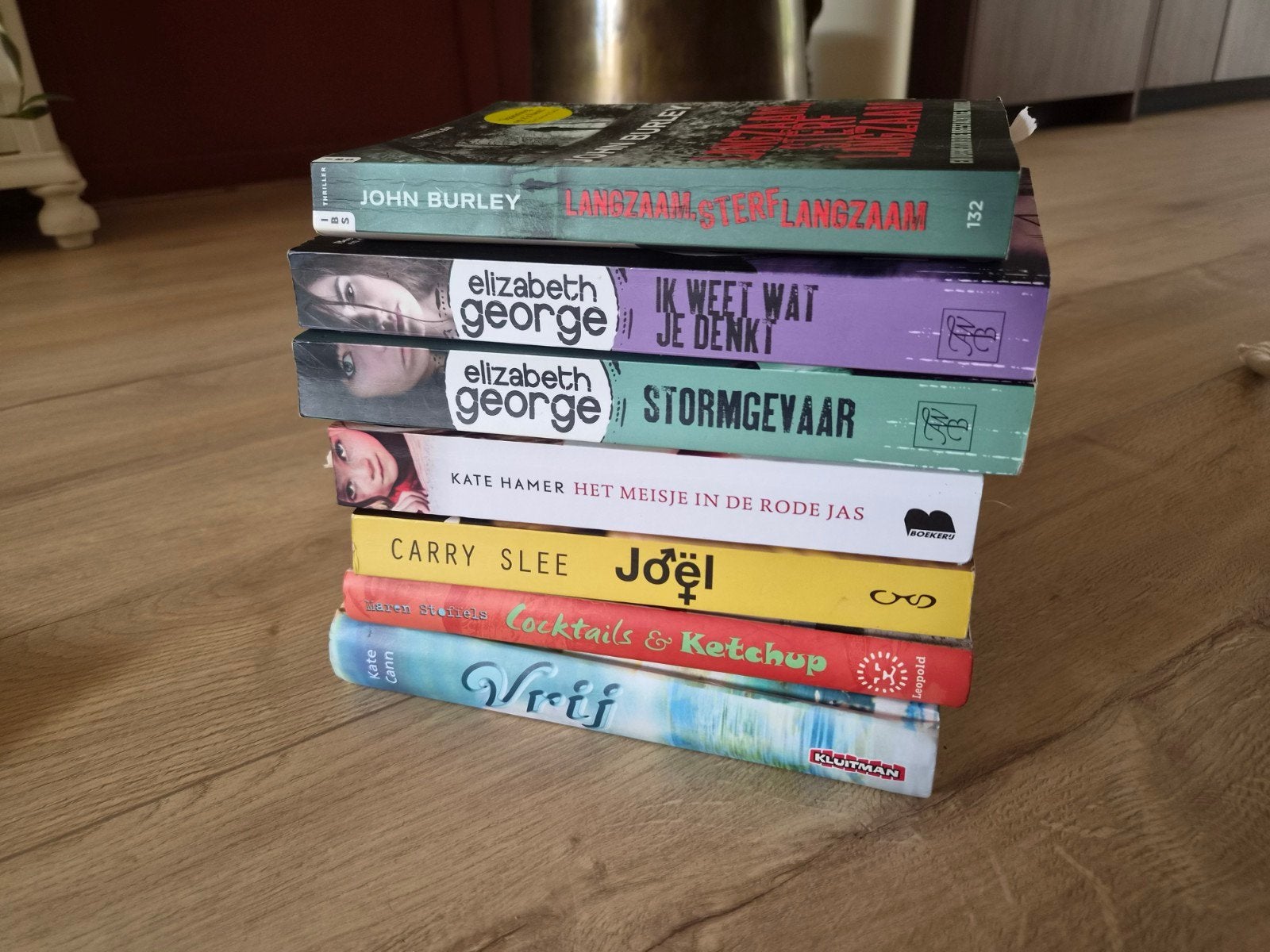 Diverse boeken: 1 euro, Ophalen of Verzenden, Gelezen, Elizabeth George, John Burley, Carry Slee, Kate Cann, Nederland