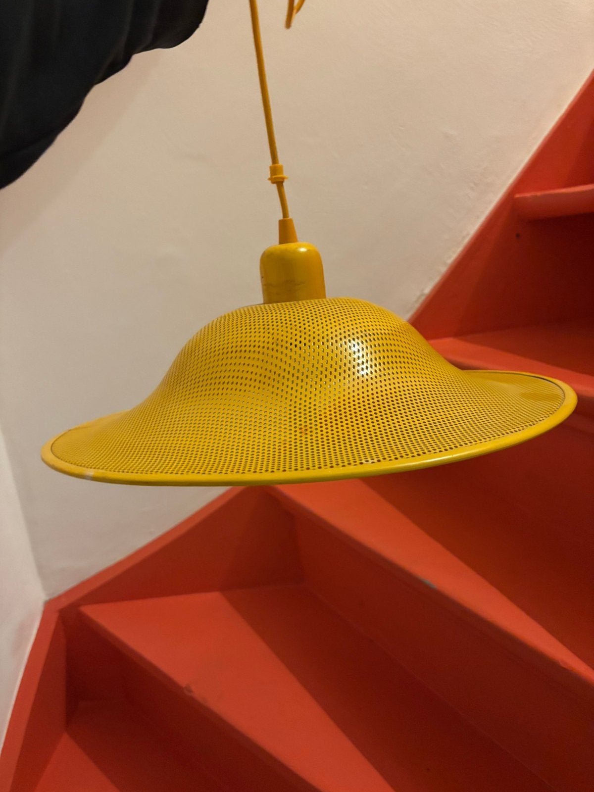 Vintage gele geperforeerde lamp pilastro tomado, Ophalen of Verzenden, Zo goed als nieuw