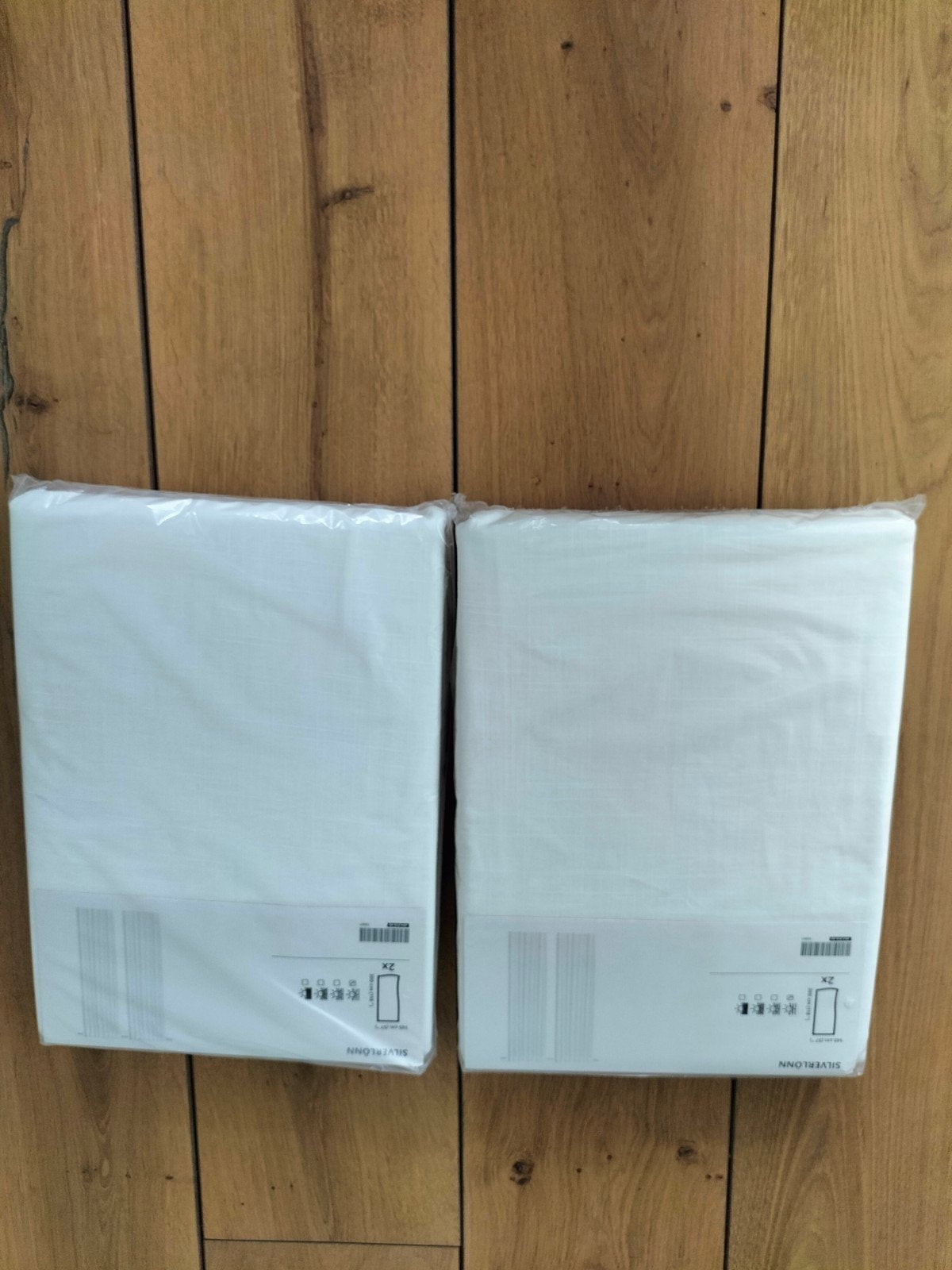 IKEA SILVERLÖNN Gordijnen - 2 stuks, wit, 145x300 cm, Huis en Inrichting, Wit, Nieuw, Ophalen of Verzenden, Lichtdoorlatend