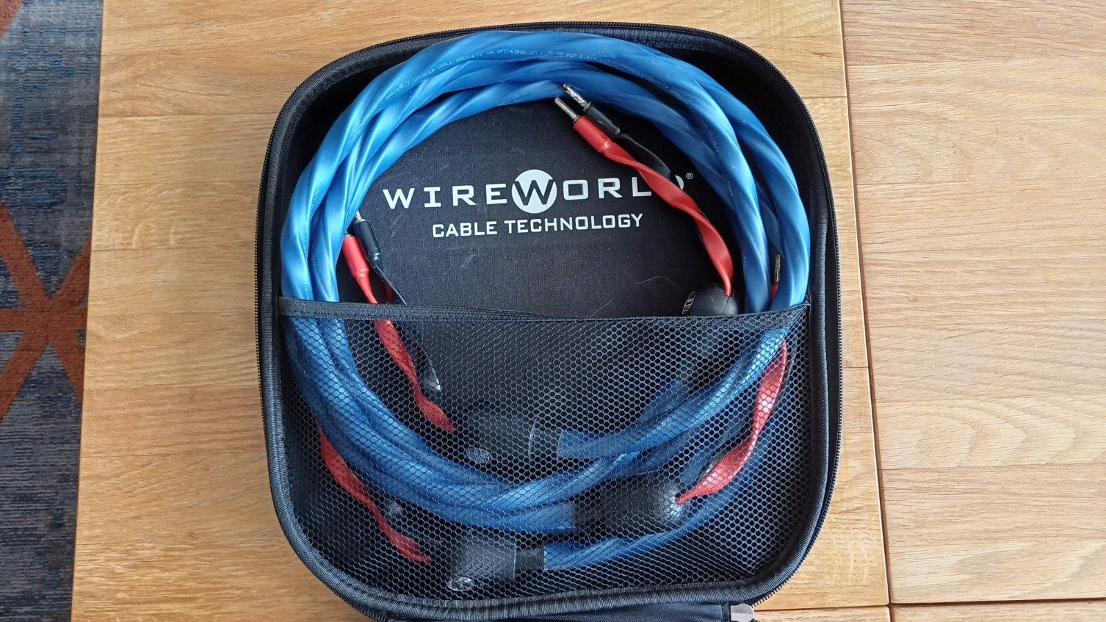 Wireworld Oasis 7 luidsprekerkabels - 2 meter - banaanplug, Ophalen of Verzenden, Zo goed als nieuw, 2 tot 5 meter, Luidsprekerkabel