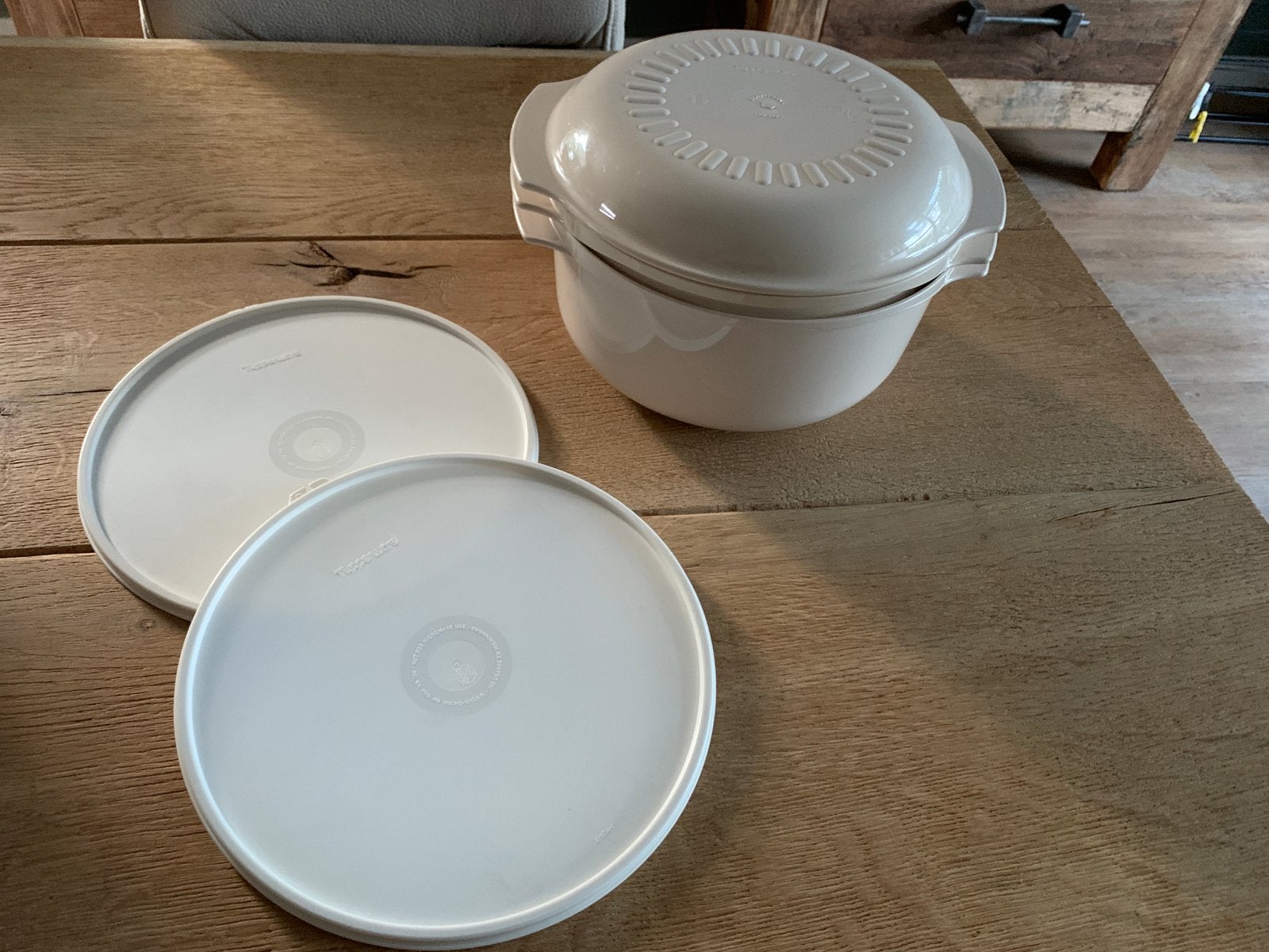 Tupperware magnetron schalenset 5-delig creme, Gebruikt, Tupperware, Schaal, Magnetronschaal