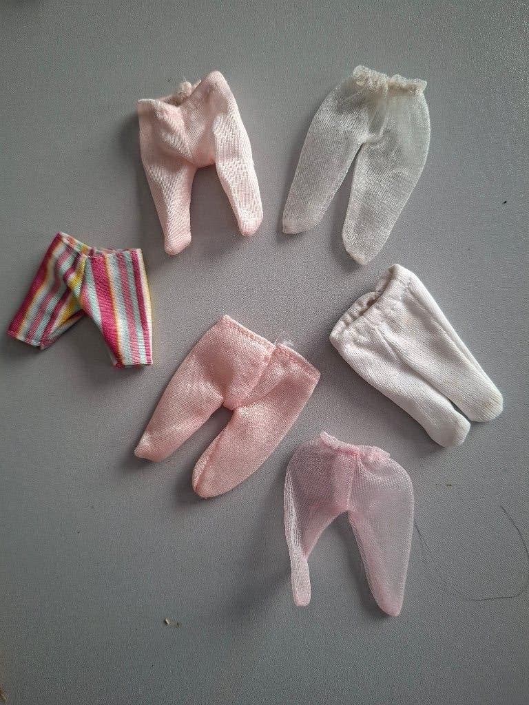 barbie broekjes Shelly en Kelly., Ophalen of Verzenden, Gebruikt, Kleertjes