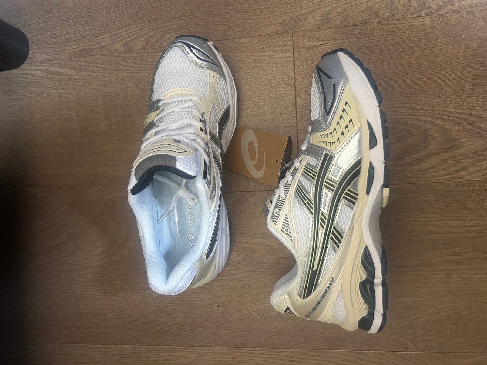 Asics gel kayano 14, Ophalen of Verzenden, Zo goed als nieuw, Schoenen