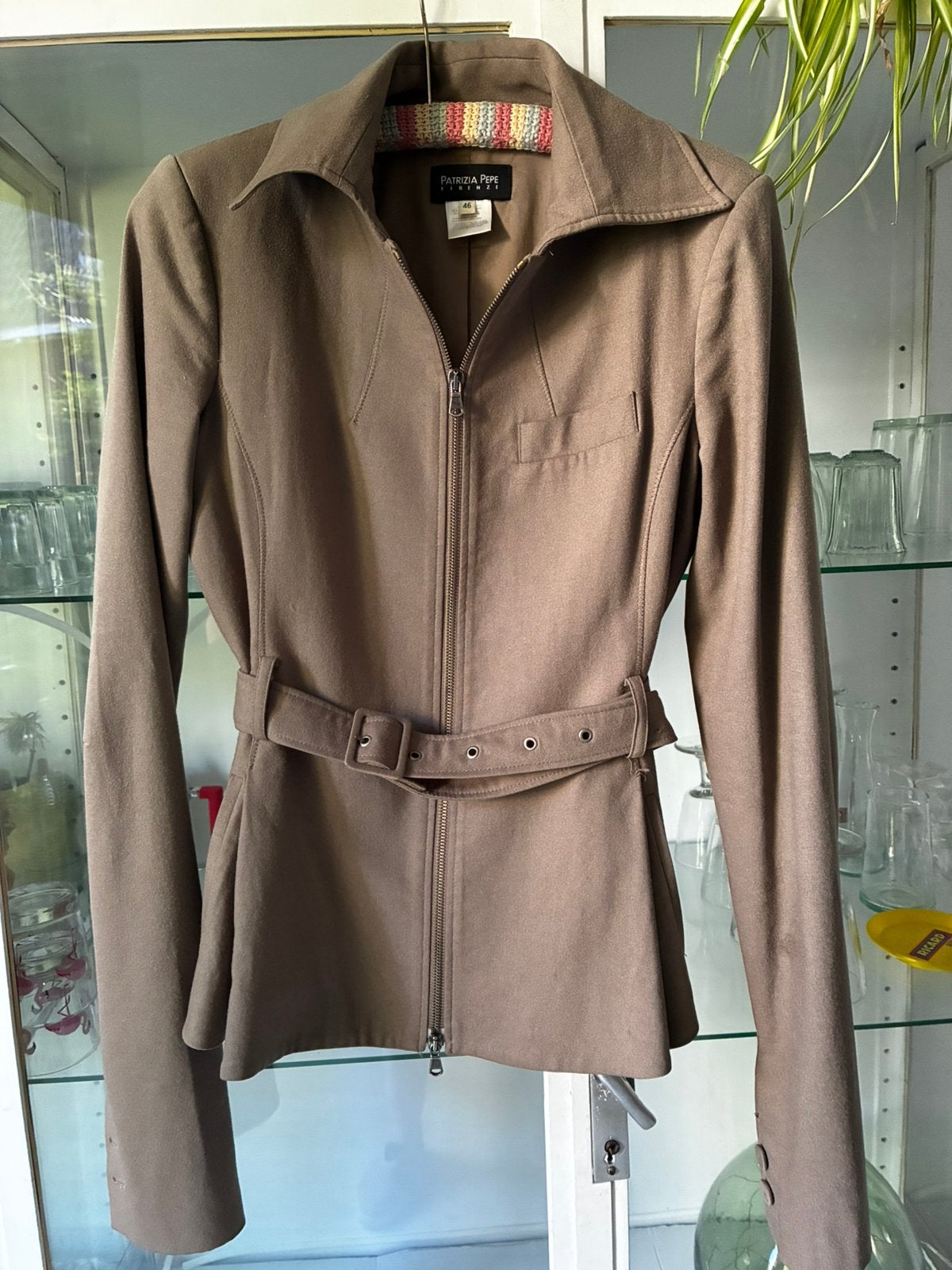 Patricia Pepe taupe jasje getailleerd 38-40/ 46, Maat 38/40 (M), Beige, Ophalen of Verzenden, Patrizia Pepe