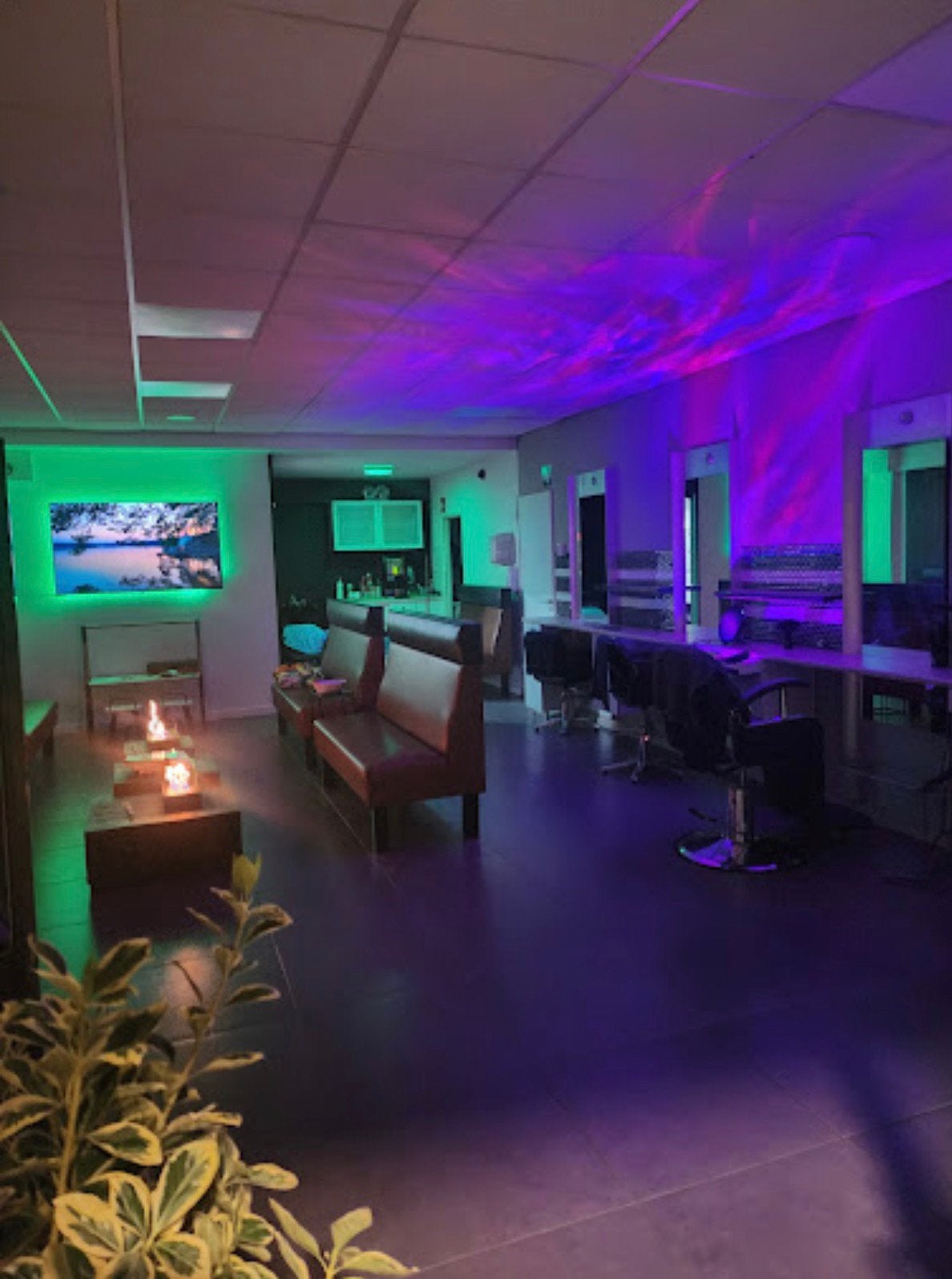Ter overname: Turn-key Kapsalon & Beauty Center in Delft, Ophalen of Verzenden