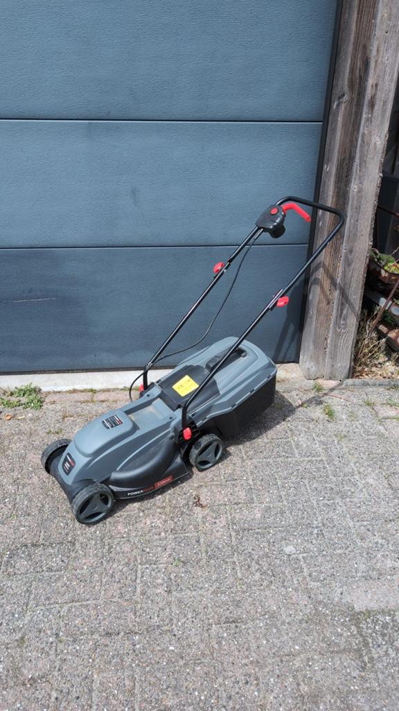 Grasmaaier Power Plus 1000W 320mm 3 stranden, Ophalen, Cirkelmaaier, Gebruikt, Elektrische grasmaaier