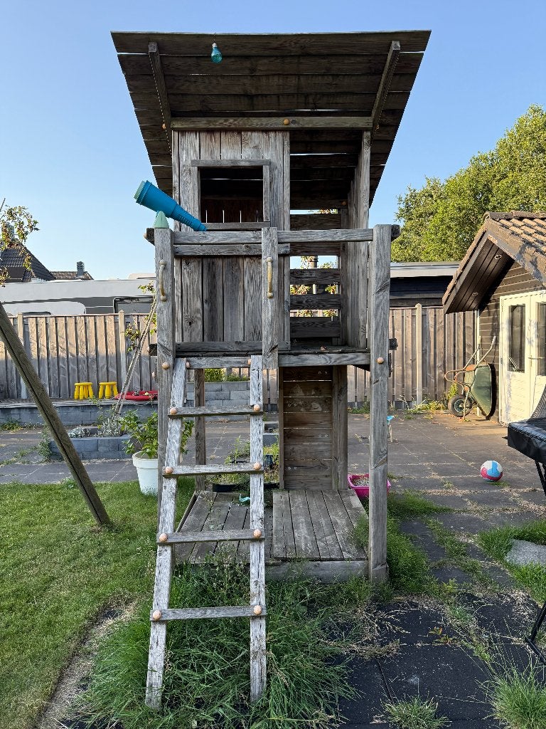 GRATIS af te halen! Houten speelhuis - ca 7 jaar oud, Ophalen, Gebruikt, Hout