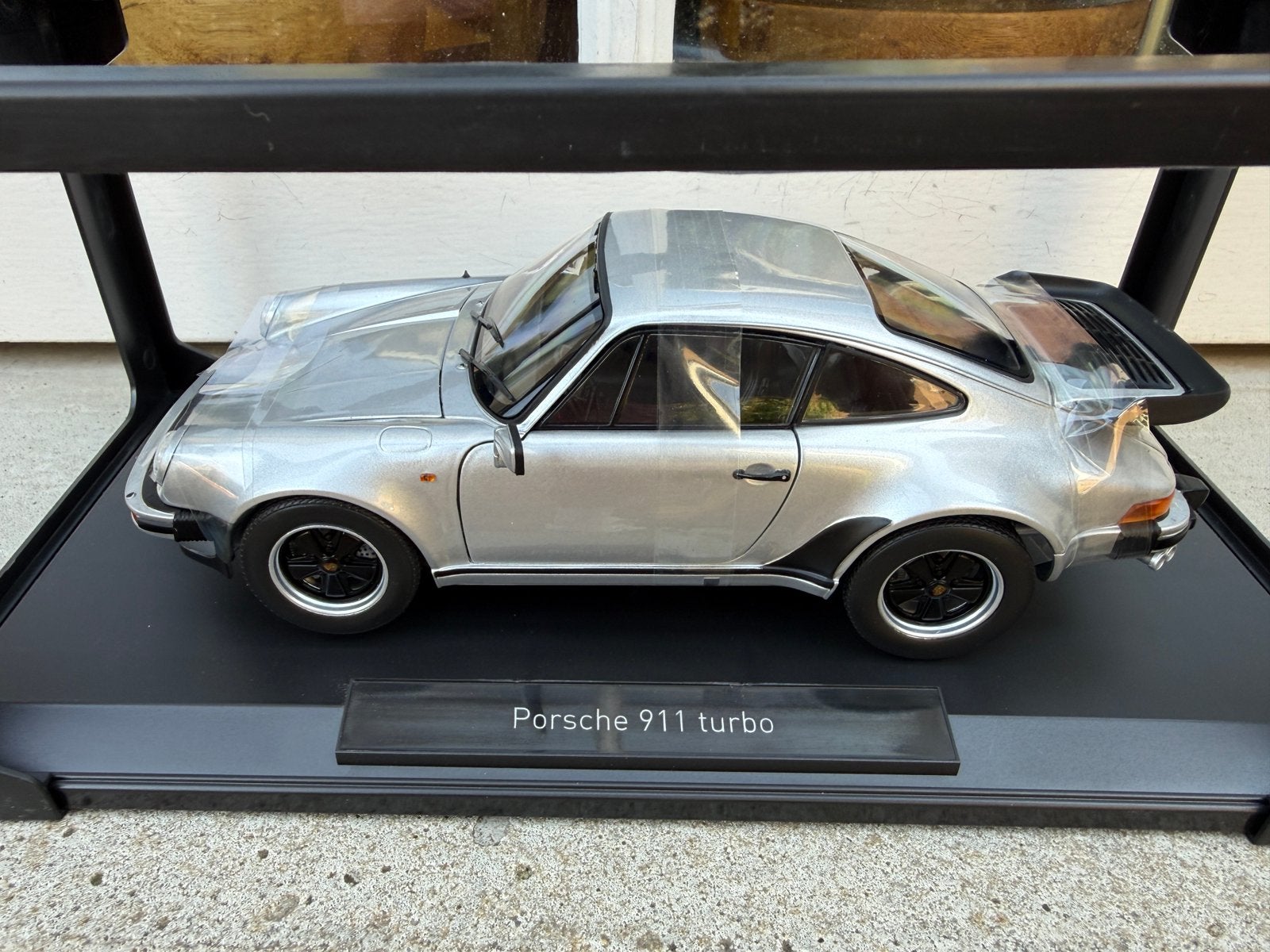 1:18 Porsche 911 930 Turbo 3.3 zilver 1977 Norev 187574, Auto, Norev, 70-72 Av. de Bohlen, Vaulx-en-Velin, 69120, France, Norev
