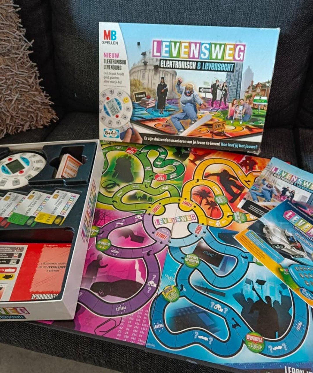 Levensweg Elektronisch & Levenslicht Bordspel, Drie of vier spelers, Ophalen of Verzenden, Zo goed als nieuw, MB Spellen