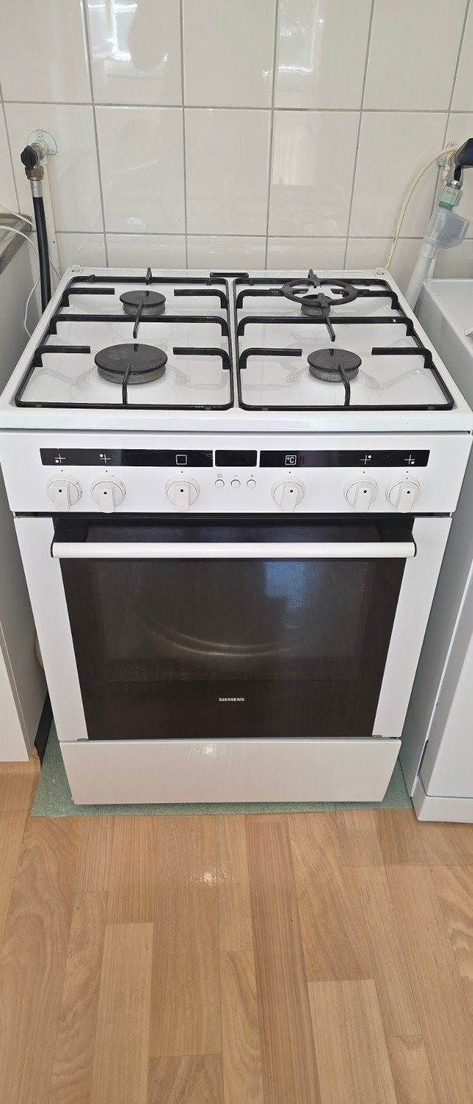 Siemens gasfornuis met 4 pitten en oven, Witgoed en Apparatuur, Fornuizen, Ophalen, Gebruikt, 4 kookzones, Gas