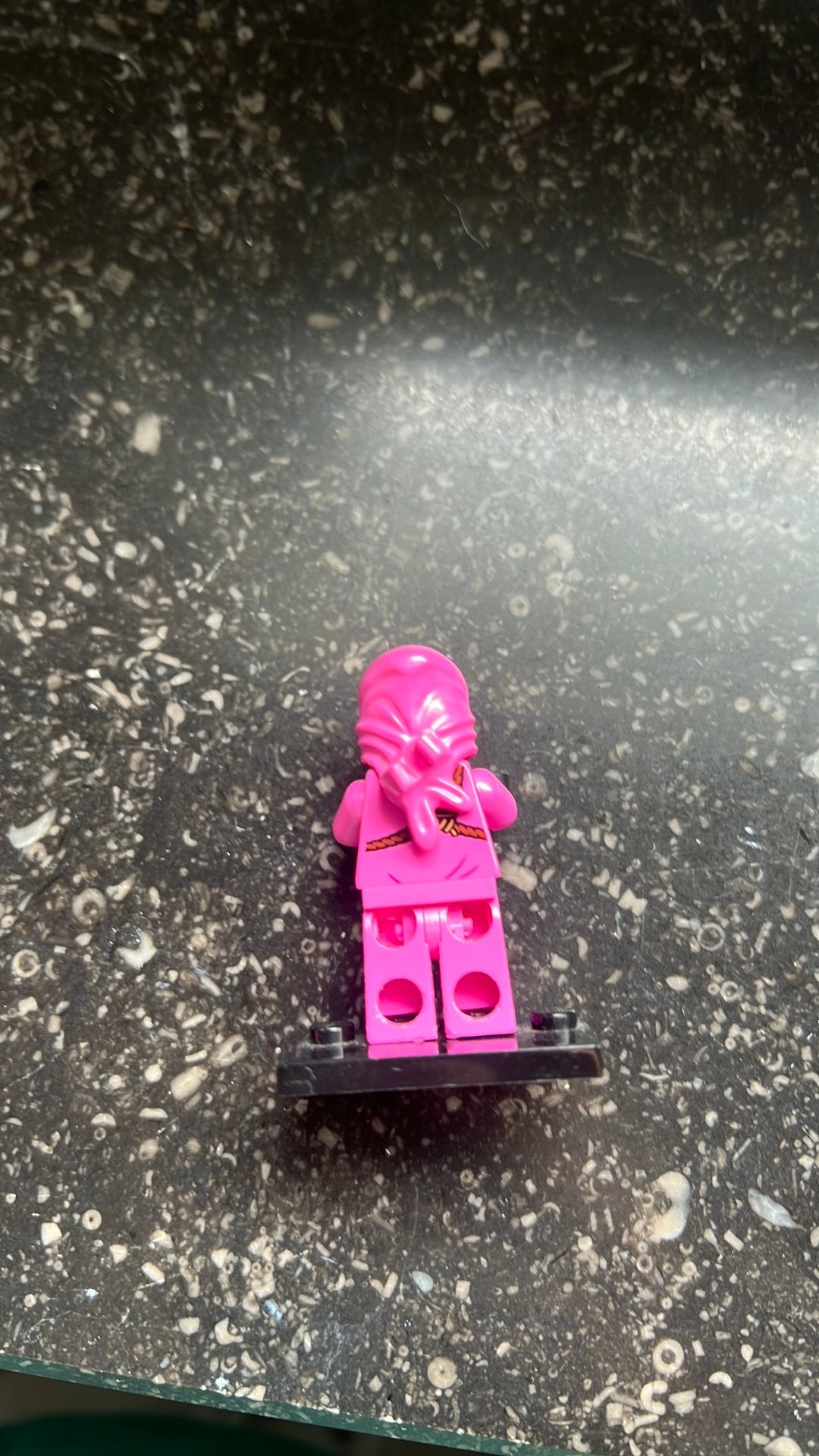 Foto 4 van Ninjago pink zane figuur